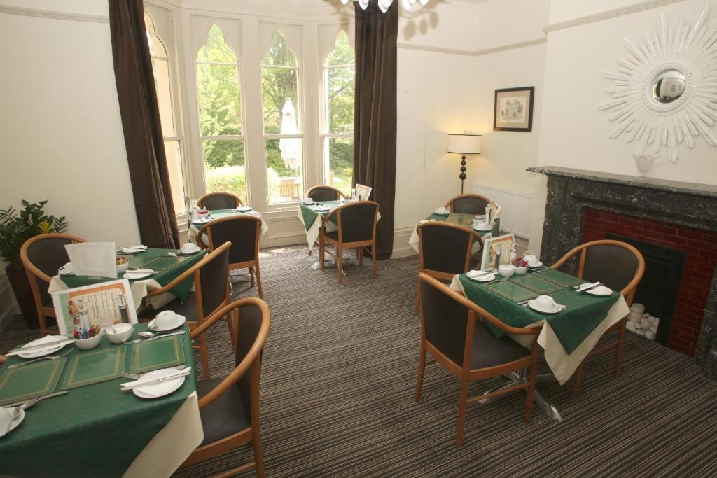 Cliff Lawn Hotel ลีดส์ ภายนอก รูปภาพ