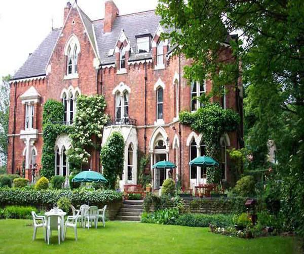 Cliff Lawn Hotel ลีดส์ ภายนอก รูปภาพ